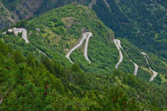 Climbing Alpe d'Huez: A Cycling Challenge Like No Other